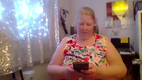 ivyjane3522 online show from July 9, 2026, 1:53 am