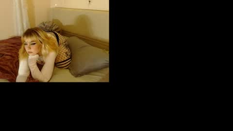 Snapshot of ivyluxofficial chatting on April 14, 2026, 7:03 am Ivy online show from April 14, 2026, 7:03 am