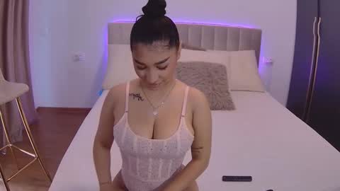 ivymonique online show from September 24, 2025, 7:44 am