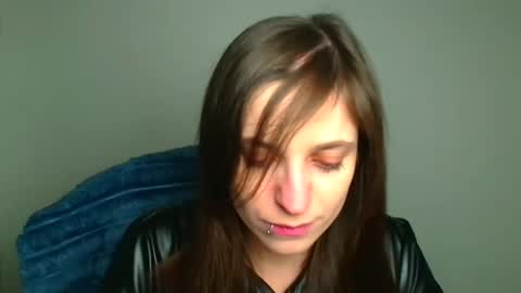 Ivy online show from April 3, 2026, 12:14 pm