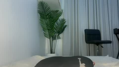 ivysnows online show from July 6, 2026, 4:20 am