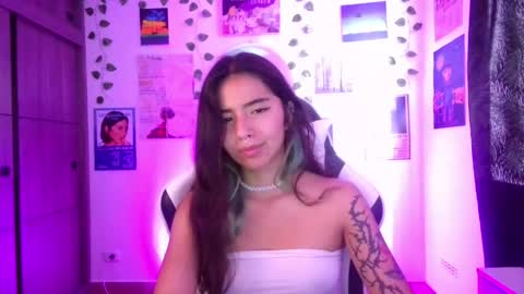 Ivy  online show from April 15, 2026, 7:58 pm
