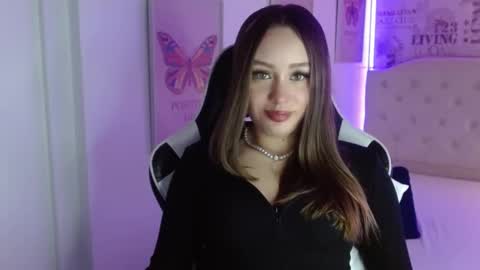 Snapshot of ivyy_crystal chatting on February 18, 2025, 8:25 pm Ivy online show from February 18, 2025, 8:25 pm