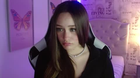 Snapshot of ivyy_crystal chatting on February 18, 2025, 11:30 pm Ivy online show from February 18, 2025, 11:30 pm