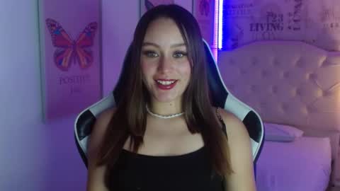 Snapshot of ivyy_crystal chatting on February 19, 2025, 9:14 pm Ivy online show from February 19, 2025, 9:14 pm