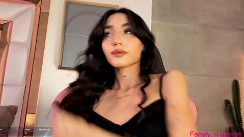 Ivy Pierce  online show from September 13, 2025, 11:43 am