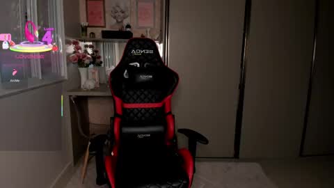 Snapshot of ivyy_scott chatting on October 17, 2025, 7:11 am Ivvy online show from October 17, 2025, 7:11 am