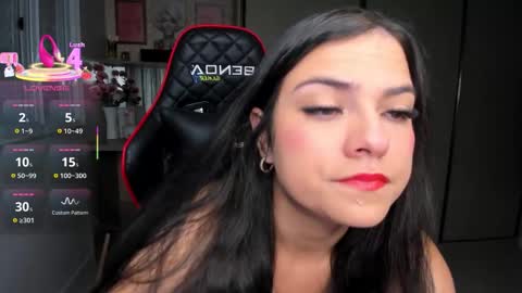 Snapshot of ivyy_scott chatting on October 25, 2025, 11:32 pm Ivvy online show from October 25, 2025, 11:32 pm