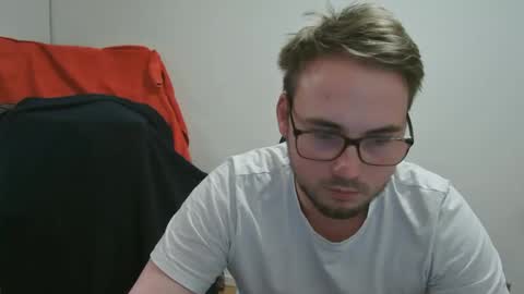 Snapshot of iwantfucknow chatting on December 15, 2025, 2:32 pm iwantfucknow online show from December 15, 2025, 2:32 pm