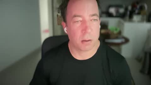 chat with me to find out online show from December 22, 2024, 3:44 am