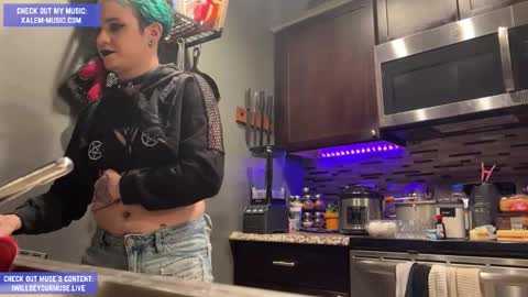 Snapshot of iwillbeyourmuse chatting on February 5, 2026, 12:26 am Muse hethey online show from February 5, 2026, 12:26 am