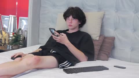 Maxim online show from December 10, 2024, 12:28 am