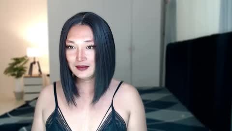 iya_hermosa online show from January 14, 2026, 12:33 pm