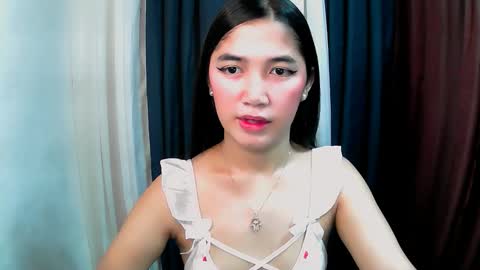 UR LOVELY IYANNA online show from November 12, 2025, 2:45 am