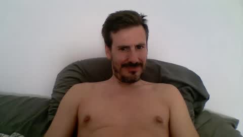 Snapshot of iyoperro chatting on October 6, 2025, 8:34 am Casandro online show from October 6, 2025, 8:34 am