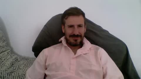 Snapshot of iyoperro chatting on October 13, 2025, 9:42 am Casandro online show from October 13, 2025, 9:42 am