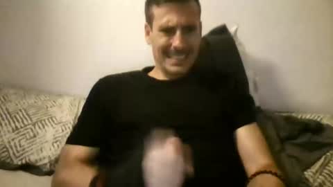 Snapshot of iyoperro chatting on October 20, 2025, 2:23 am Casandro online show from October 20, 2025, 2:23 am