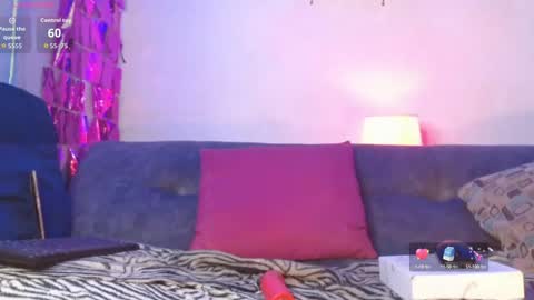 izan online show from October 9, 2025, 9:46 pm