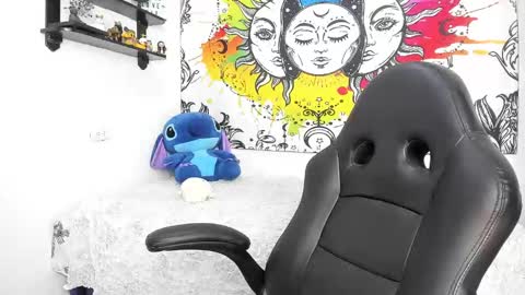 Snapshot of izan_jensen chatting on September 20, 2025, 11:06 pm Izan online show from September 20, 2025, 11:06 pm