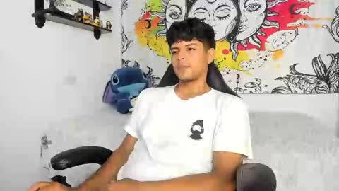 Snapshot of izan_jensen chatting on September 27, 2025, 2:05 am Izan online show from September 27, 2025, 2:05 am