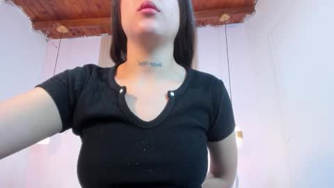 izelevans online show from March 12, 2026, 11:38 am