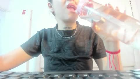 izelevans online show from March 16, 2026, 12:31 pm