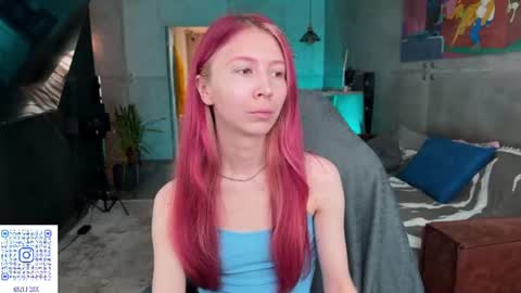 Snapshot of izi_fox chatting on July 9, 2026, 11:36 am izi online show from July 9, 2026, 11:36 am