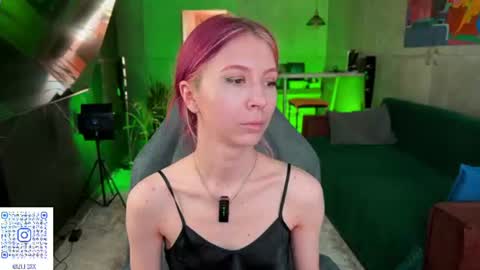 Snapshot of izi_fox chatting on July 19, 2026, 11:03 am izi online show from July 19, 2026, 11:03 am