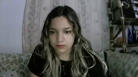 izzy_32 online show from April 1, 2026, 7:42 am