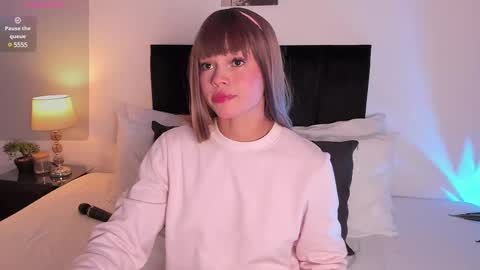 Snapshot of izzy_vega chatting on February 9, 2025, 10:32 pm Izzy vega online show from February 9, 2025, 10:32 pm