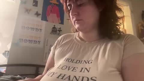 Snapshot of izzyishottttt chatting on October 27, 2025, 10:19 am izzyishottttt online show from October 27, 2025, 10:19 am