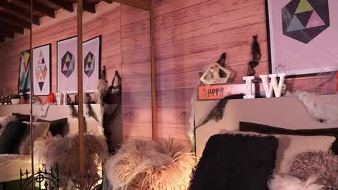 Snapshot of izzywild1 chatting on October 26, 2025, 12:00 pm izzywild1 online show from October 26, 2025, 12:00 pm