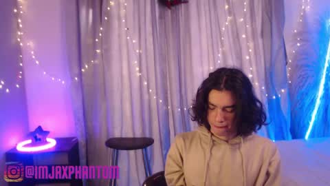 Snapshot of j_a_x_x_x_o_n chatting on December 3, 2024, 12:38 pm Hey im Jaxxxon check my info online show from December 3, 2024, 12:38 pm