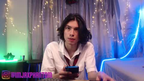 Snapshot of j_a_x_x_x_o_n chatting on December 5, 2024, 8:11 am Hey im Jaxxxon check my info online show from December 5, 2024, 8:11 am