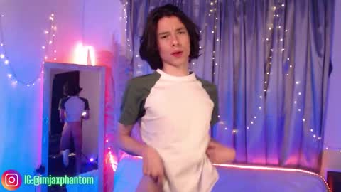 Snapshot of j_a_x_x_x_o_n chatting on September 23, 2025, 6:05 am Hey im Jaxxxon check my info online show from September 23, 2025, 6:05 am