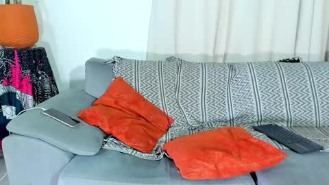 Calix  Independient model Insta and twt Calixsnake online show from December 3, 2024, 5:31 am