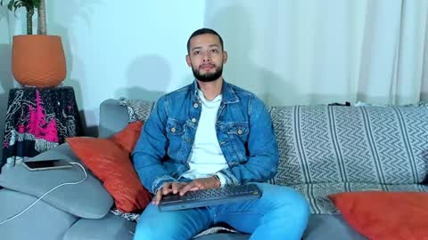 Calix  Independient model Insta and twt Calixsnake online show from December 8, 2024, 5:29 am