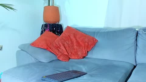 Calix  Independient model Insta and twt Calixsnake online show from December 12, 2024, 5:20 am