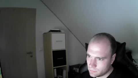 here4y online show from October 8, 2025, 12:25 pm