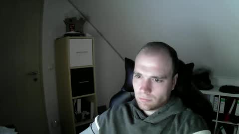 here4y online show from December 19, 2025, 9:38 am