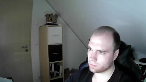 here4y online show from December 21, 2025, 10:55 am