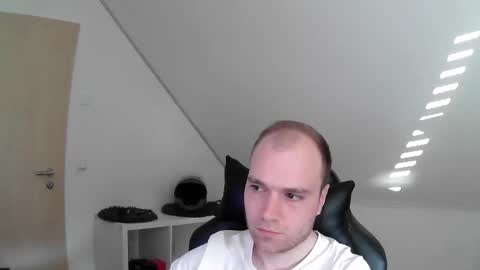 Snapshot of j_german783377 chatting on April 1, 2026, 5:52 am here4y online show from April 1, 2026, 5:52 am