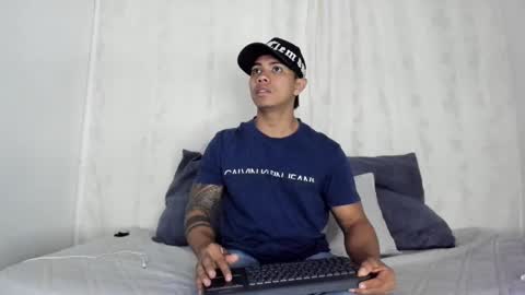 Snapshot of j_musiry chatting on December 24, 2024, 9:50 am i am juan musiry independent model online show from December 24, 2024, 9:50 am