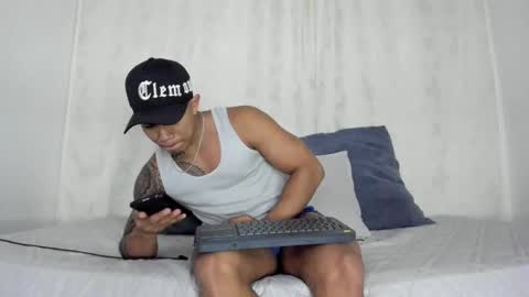 Snapshot of j_musiry chatting on December 29, 2024, 8:00 am i am juan musiry independent model online show from December 29, 2024, 8:00 am