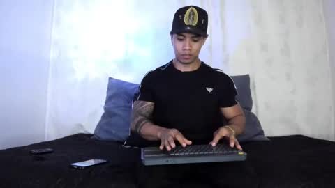 Snapshot of j_musiry chatting on January 23, 2025, 5:02 am i am juan musiry independent model online show from January 23, 2025, 5:02 am