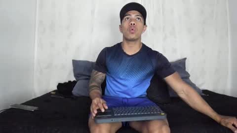 Snapshot of j_musiry chatting on January 24, 2025, 5:10 am i am juan musiry independent model online show from January 24, 2025, 5:10 am
