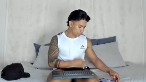 Snapshot of j_musiry chatting on February 5, 2025, 8:11 am i am juan musiry independent model online show from February 5, 2025, 8:11 am