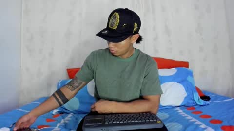 Snapshot of j_musiry chatting on February 28, 2025, 4:43 am i am juan musiry independent model online show from February 28, 2025, 4:43 am