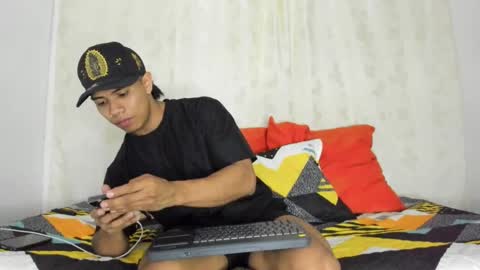 Snapshot of j_musiry chatting on March 7, 2025, 10:35 am i am juan musiry independent model online show from March 7, 2025, 10:35 am