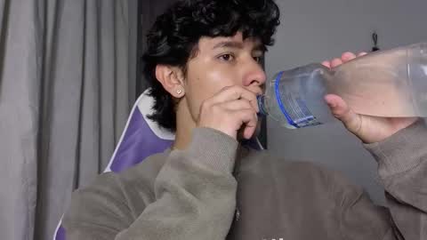 Noah online show from November 24, 2025, 1:44 pm